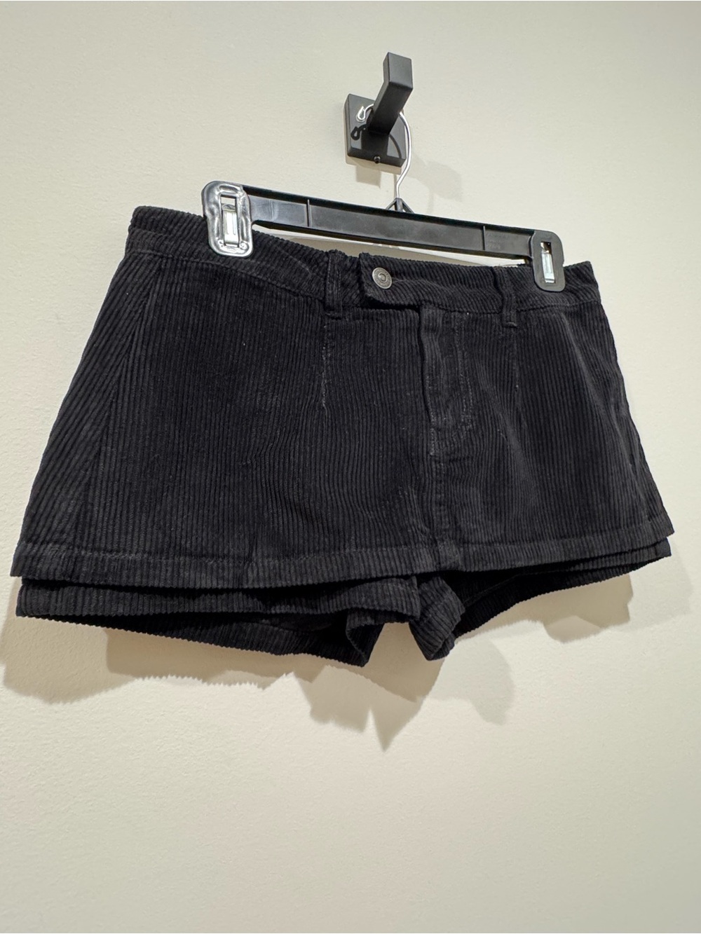 We The Free Black Corduroy low Rise Women’s corduroy skort Sz24 NWT